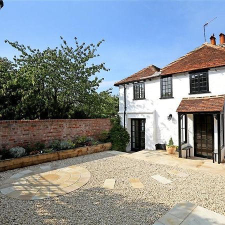 Henry VIII Cottage In The Heart Of Henley Экстерьер фото