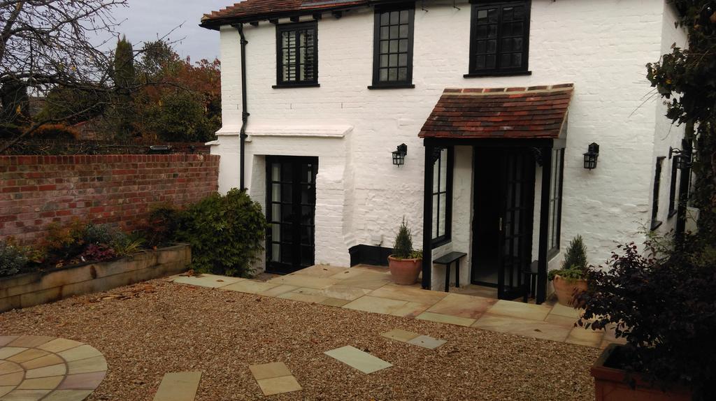 Henry VIII Cottage In The Heart Of Henley Экстерьер фото