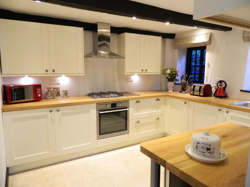 Henry VIII Cottage In The Heart Of Henley Экстерьер фото