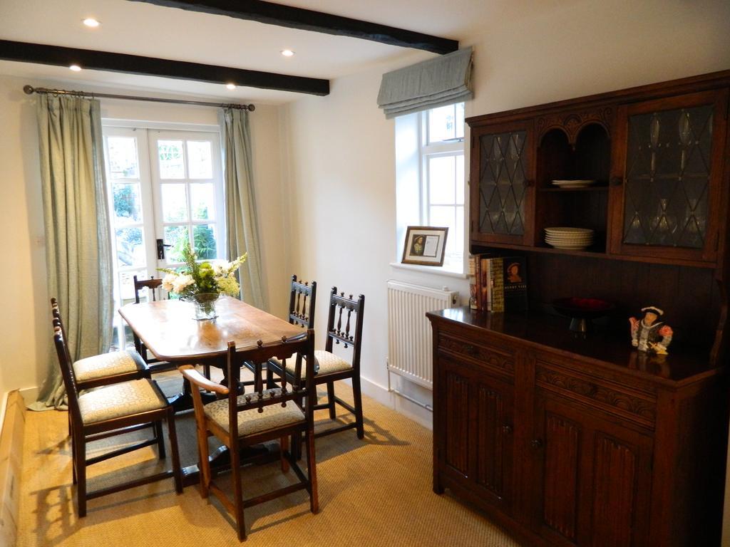 Henry VIII Cottage In The Heart Of Henley Экстерьер фото