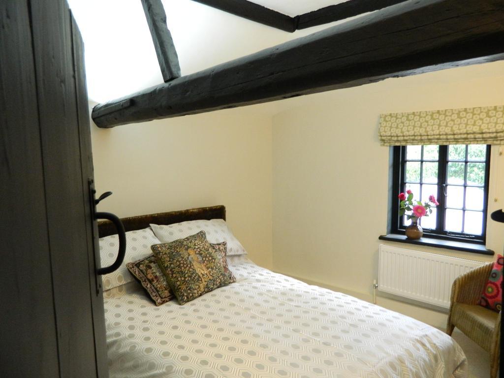 Henry VIII Cottage In The Heart Of Henley Экстерьер фото